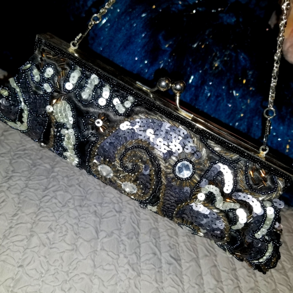 Lovely vintage hand beaded, handstitched small clutch. Navy blue.